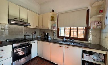 CASA EN VENTA EN QUILMES OESTE 2 DORMITORIOS