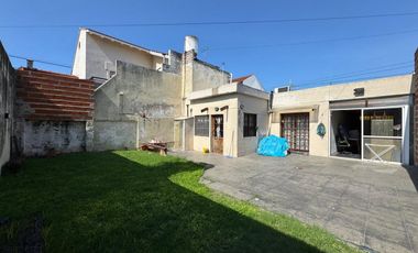 CASA EN VENTA EN QUILMES OESTE 2 DORMITORIOS