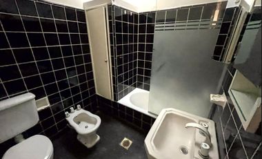 Casa 3 dormitorios en venta Bernal Centro