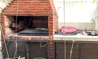 Casa 3 dormitorios en venta Bernal Centro