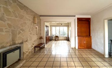 Casa 3 dormitorios en venta Bernal Centro