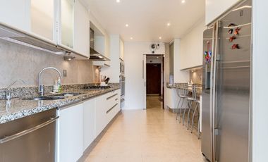 VENTA CASA EN LOMAS DE CHAPULTEPEC REMODELADA, VISTA ESPECTACULAR