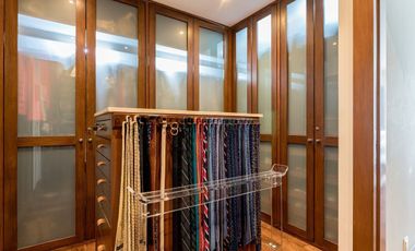 VENTA CASA EN LOMAS DE CHAPULTEPEC REMODELADA, VISTA ESPECTACULAR