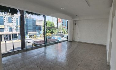 Local en centro comercial en renta en El Prado