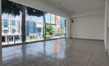 Local en centro comercial en renta en El Prado