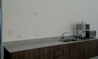 Oficina en renta de 27 m² equipada en edificio corporativo al norte de Mérida