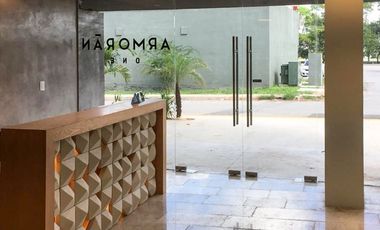 Oficina en renta de 27 m² equipada en edificio corporativo al norte de Mérida