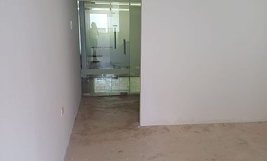 Oficina en renta de 27 m² equipada en edificio corporativo al norte de Mérida