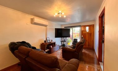 EXCELENTE CASA UBICADA EN EL CORAZÓN DE PEDRO AGUIRRE CERDA
