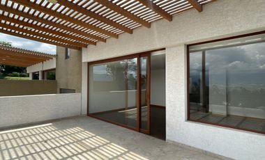 Venta departamento de 161 m2 de 3 dormitorios en Nayón