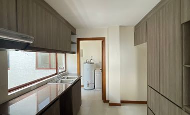 Venta departamento de 161 m2 de 3 dormitorios en Nayón