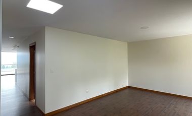 Venta departamento de 161 m2 de 3 dormitorios en Nayón