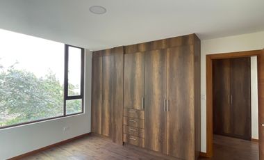 Venta departamento de 161 m2 de 3 dormitorios en Nayón