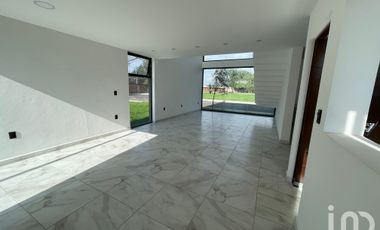 RESIDENCIA EN VISTALAGUA SAN MATEO ATENCO, EDO DE MEXICO