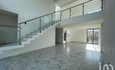 RESIDENCIA EN VISTALAGUA SAN MATEO ATENCO, EDO DE MEXICO