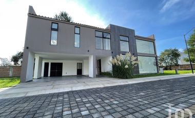 RESIDENCIA EN VISTALAGUA SAN MATEO ATENCO, EDO DE MEXICO