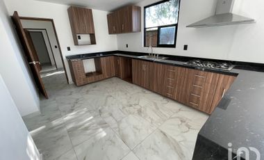 RESIDENCIA EN VISTALAGUA SAN MATEO ATENCO, EDO DE MEXICO