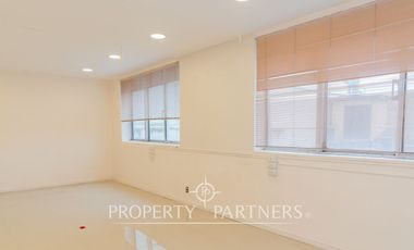 Oficinas en sector comercial de la ciudad