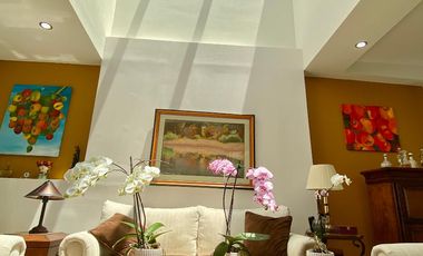 Casa con Alberca, Vista al Golf y Paneles Solares en venta en Bosque Real – 590 m²