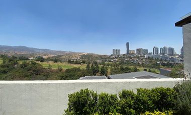 Casa con Alberca, Vista al Golf y Paneles Solares en venta en Bosque Real – 590 m²