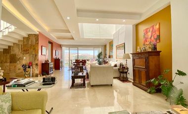 Casa con Alberca, Vista al Golf y Paneles Solares en venta en Bosque Real – 590 m²
