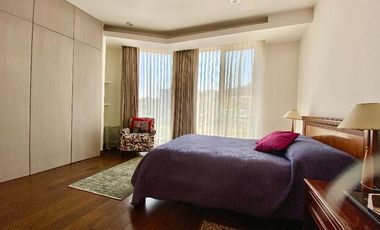 Casa con Alberca, Vista al Golf y Paneles Solares en venta en Bosque Real – 590 m²