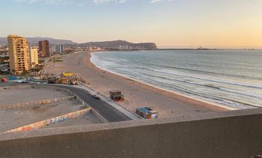 Penthouse con Vista al Mar