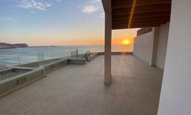 Penthouse con Vista al Mar