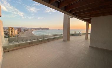 Penthouse con Vista al Mar