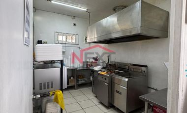 Se Renta Local en Plaza San Carlos al Poniente