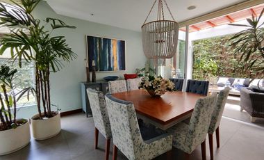 EN LA VIÑA TUMBACO VENTA CASA ESPECTACULAR  $ 465.000