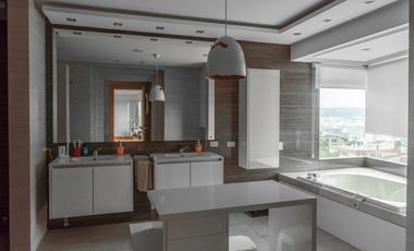 VENDO DEPARTAMENTO DE LUJO 4 DORMITORIOS QUITO TENIS