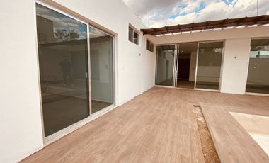 CASA DE 1 PLANTA A PIE DE CALLE EN RENTA, SAN DIEGO CUTZ