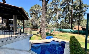 Casa en venta y renta en condominio cerca de la glorieta del Refugio, Avándaro.