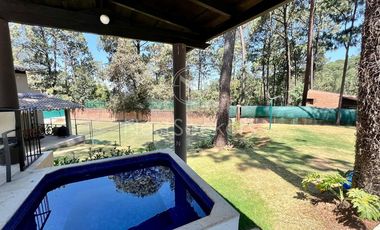 Casa en venta y renta en condominio cerca de la glorieta del Refugio, Avándaro.
