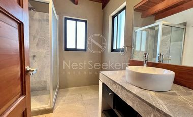 Casa en venta y renta en condominio cerca de la glorieta del Refugio, Avándaro.