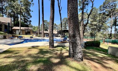 Casa en venta y renta en condominio cerca de la glorieta del Refugio, Avándaro.