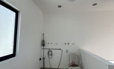Hermosa Casa  una sola planta en Privada Yucatán Countty Club en Mérida, Yucatán