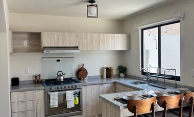 Casa en Venta con Recamara en PB