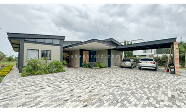 Casa Campestre en Arriendo, Parcelación Llanogrande