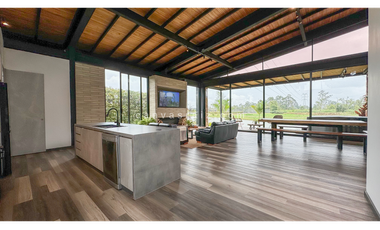 Casa Campestre en Arriendo, Parcelación Llanogrande