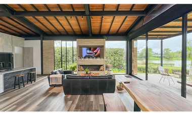Casa Campestre en Arriendo, Parcelación Llanogrande