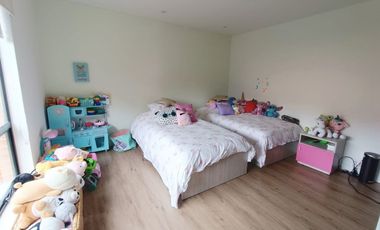 VENDO GRANDIOSA CASA EN REFUGIO DEL VALLE LA CALERA