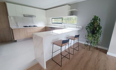 VENDO GRANDIOSA CASA EN REFUGIO DEL VALLE LA CALERA