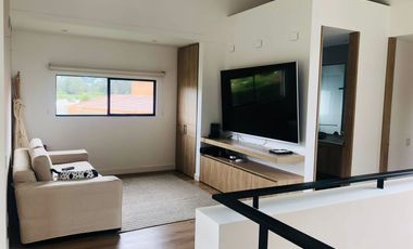 VENDO GRANDIOSA CASA EN REFUGIO DEL VALLE LA CALERA