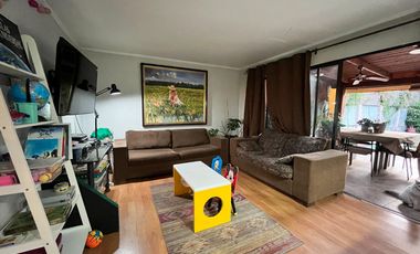Amplia casa 6D 3B en condominio en Huechuraba