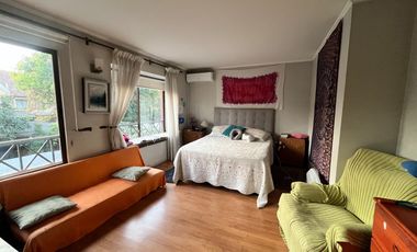 Amplia casa 6D 3B en condominio en Huechuraba