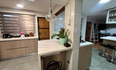 Amplia casa 6D 3B en condominio en Huechuraba