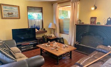 Casa En Venta De 4 Dorm. En Peñaflor