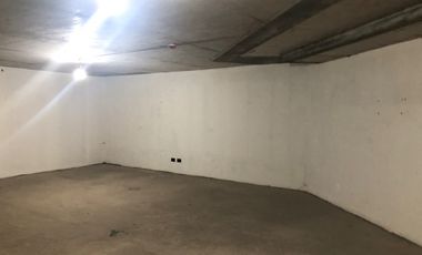 ARRIENDO Local Comercial 27,39 +  Subt. 29,12 m2, Metro ULA